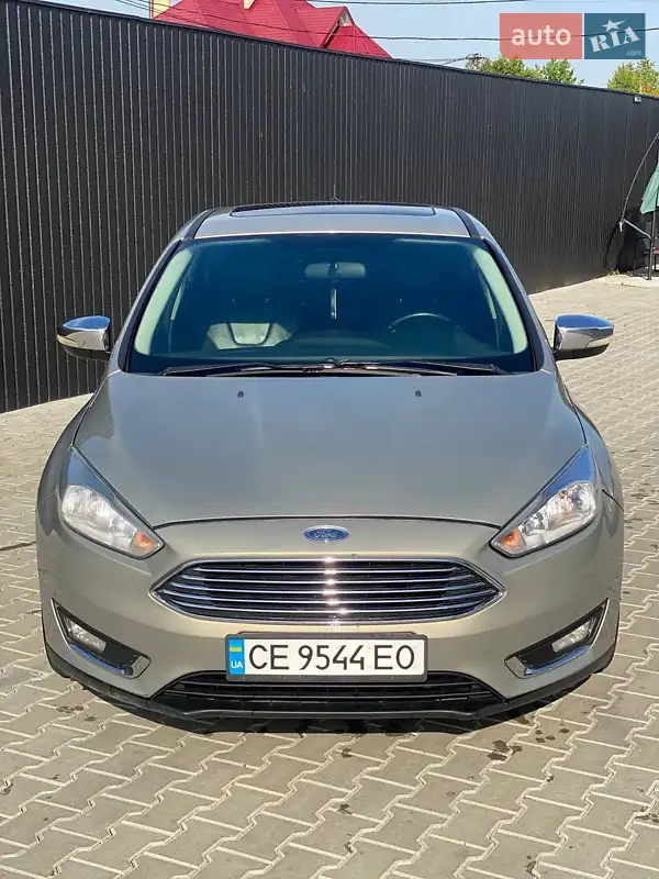 Хэтчбек Ford Focus 2015 в 
