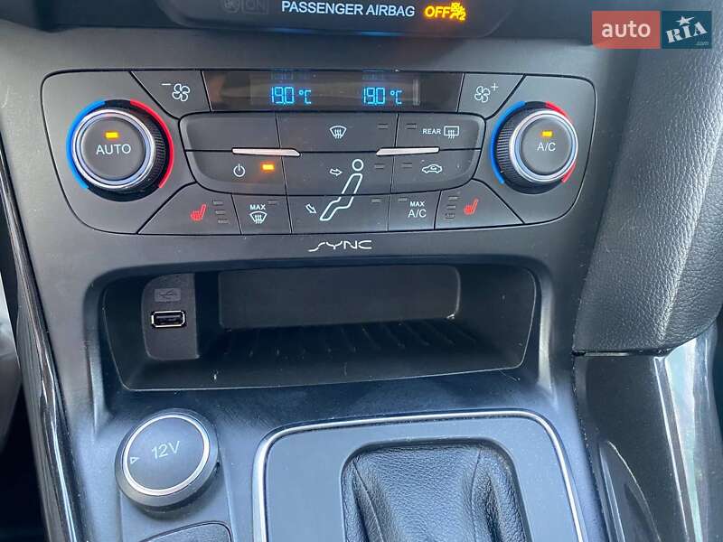 Хэтчбек Ford Focus 2015 в Кицмани