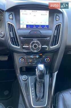 Хэтчбек Ford Focus 2015 в Кицмани