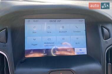 Хэтчбек Ford Focus 2015 в Кицмани