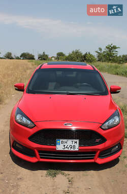 Хэтчбек Ford Focus 2015 в 