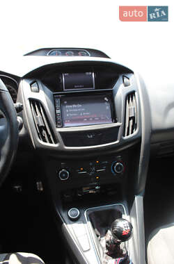 Хэтчбек Ford Focus 2015 в Одессе