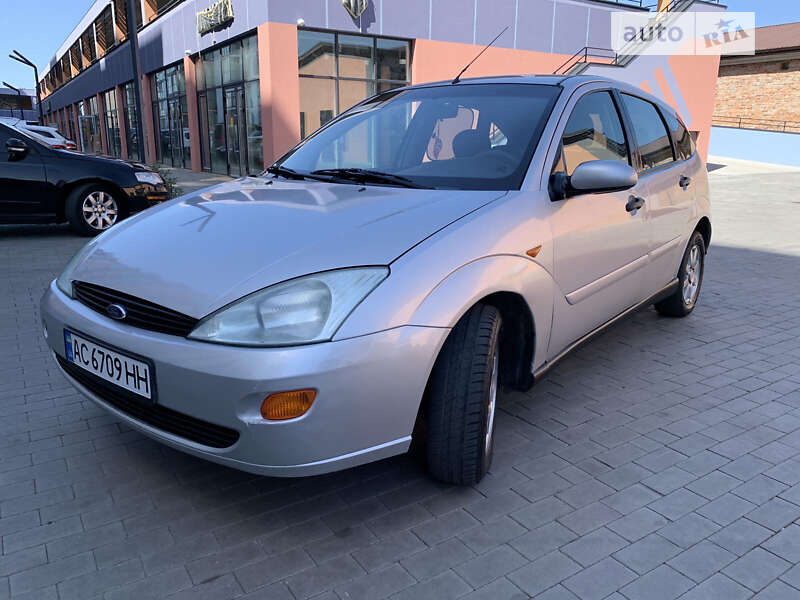 Хэтчбек Ford Focus 2000 в Луцке