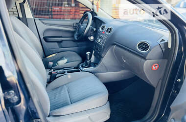 Хэтчбек Ford Focus 2007 в 