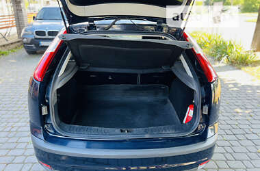 Хэтчбек Ford Focus 2007 в 
