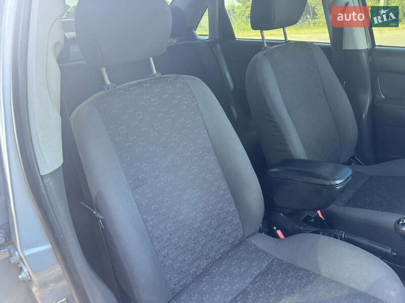 Седан Ford Focus 2003 в Хмельнике