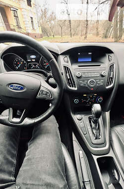 Хэтчбек Ford Focus 2015 в Чернигове