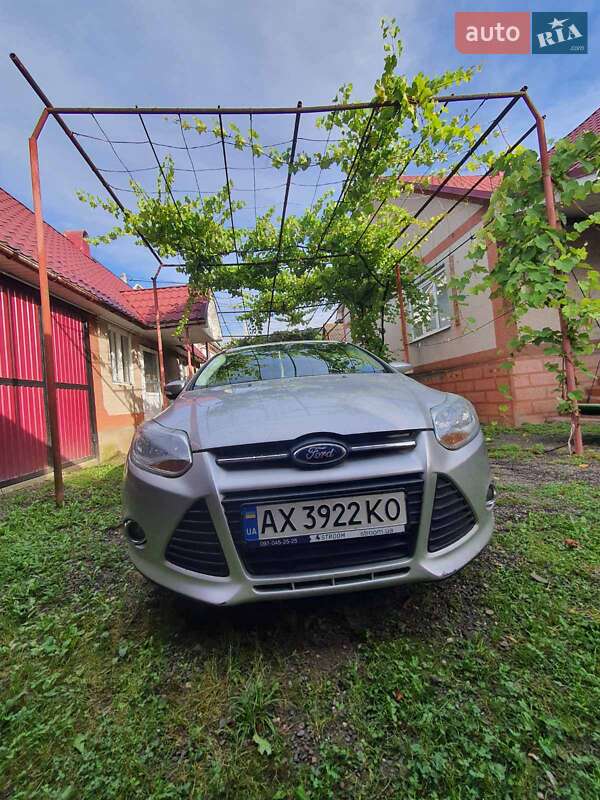 Хэтчбек Ford Focus 2013 в Харькове