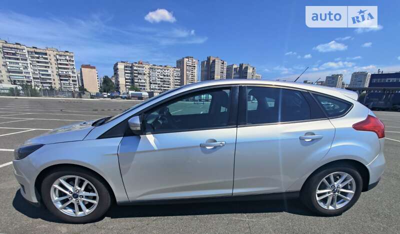 Хэтчбек Ford Focus 2015 в Киеве