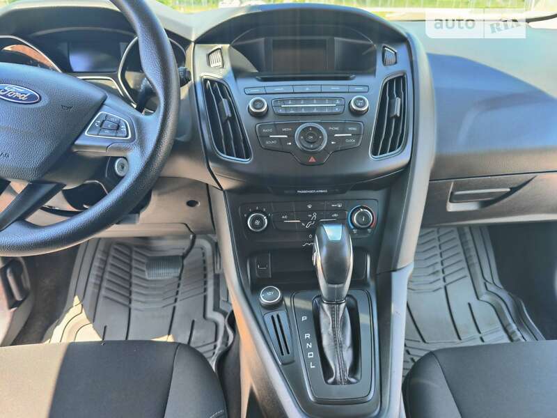 Хэтчбек Ford Focus 2015 в Киеве