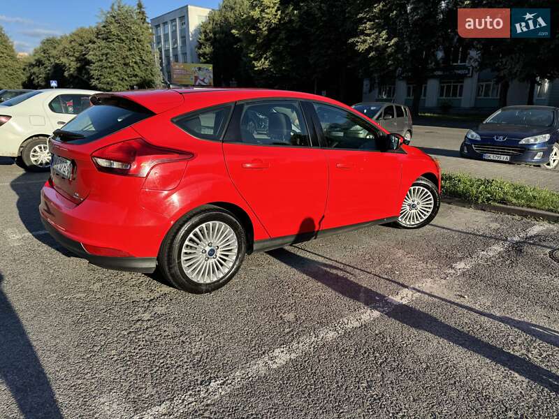 Хэтчбек Ford Focus 2016 в Ровно