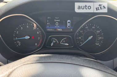 Хэтчбек Ford Focus 2015 в 