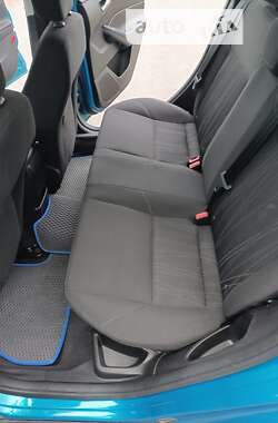 Седан Ford Focus 2015 в 