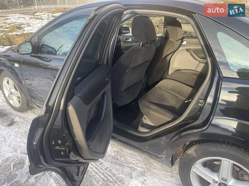 Седан Ford Focus 2005 в Луцке