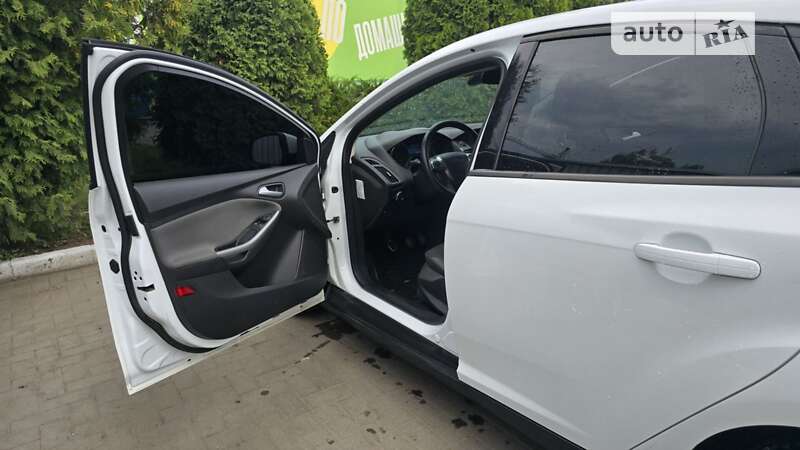 Хетчбек Ford Focus 2013 в Івано-Франківську