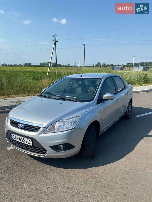 Седан Ford Focus 2011 в Березане