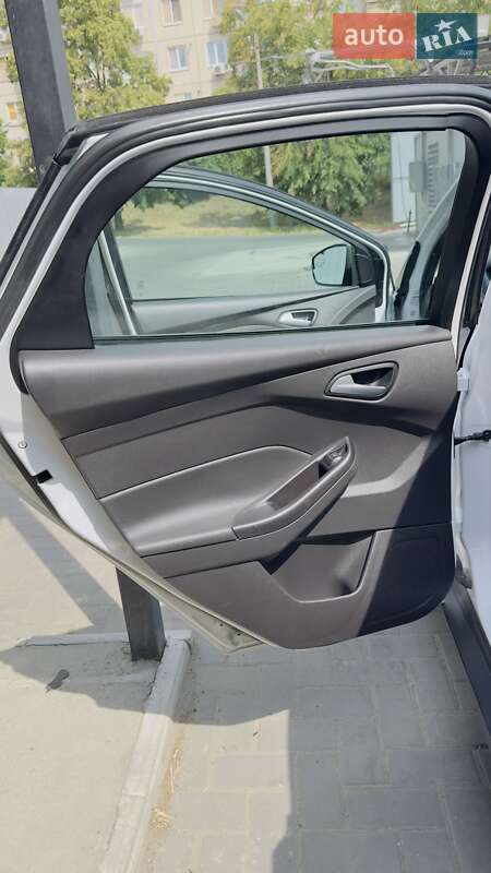 Хэтчбек Ford Focus 2014 в Никополе