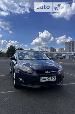 Хэтчбек Ford Focus 2014 в Киеве