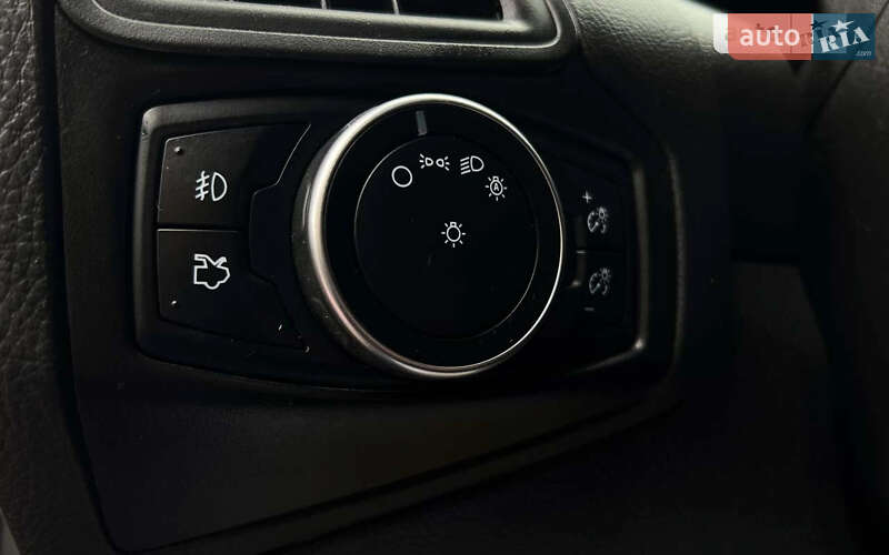 Седан Ford Focus 2015 в Львове