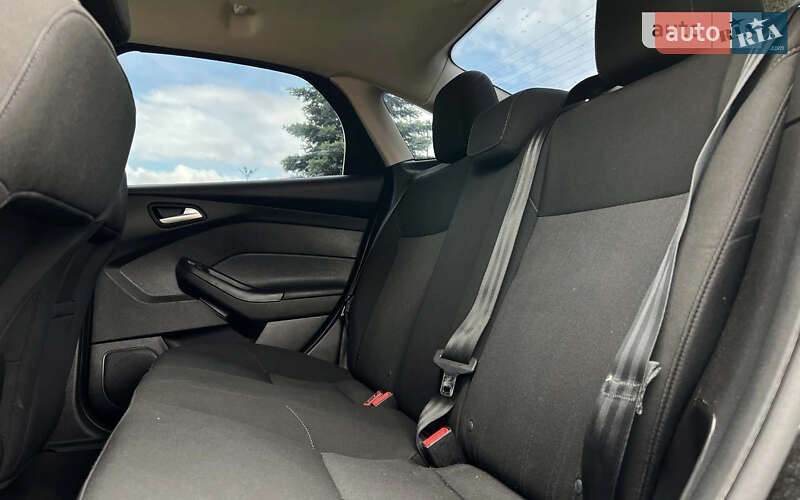 Седан Ford Focus 2015 в Львове