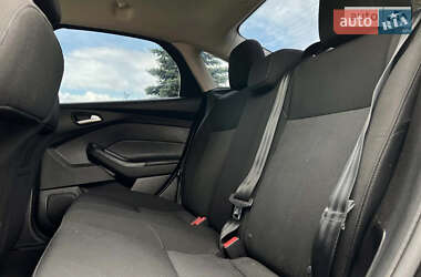 Седан Ford Focus 2015 в 