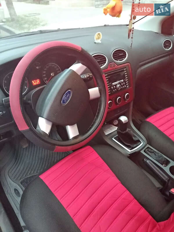 Хэтчбек Ford Focus 2007 в Бродах