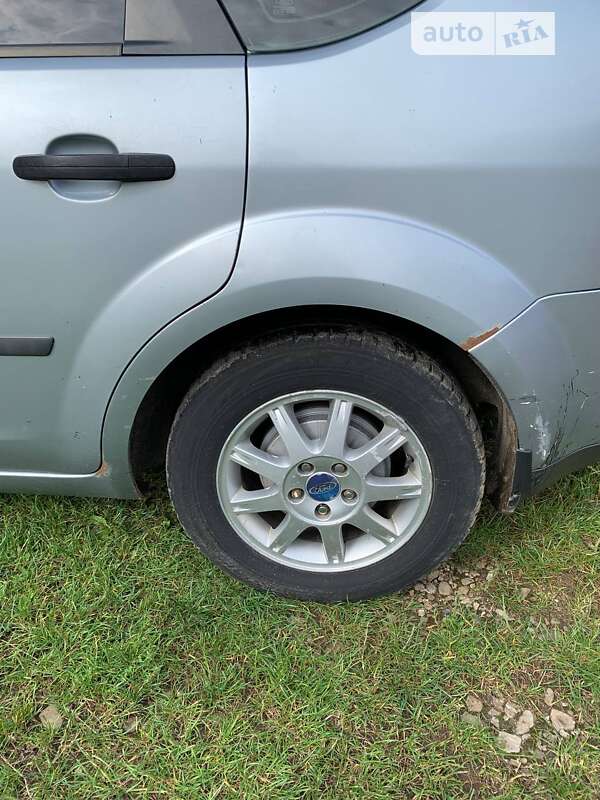 Хэтчбек Ford Focus 2005 в Самборе