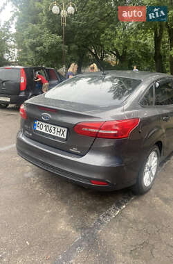 Седан Ford Focus 2015 в Ужгороді