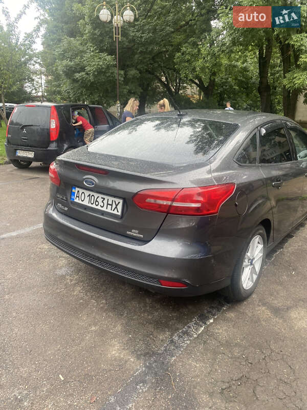 Седан Ford Focus 2015 в Ужгороде