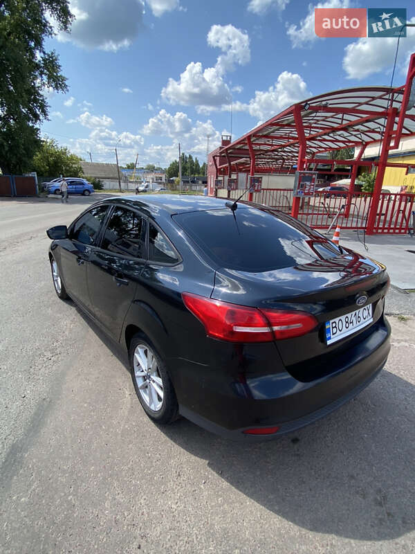 Седан Ford Focus 2014 в Десне