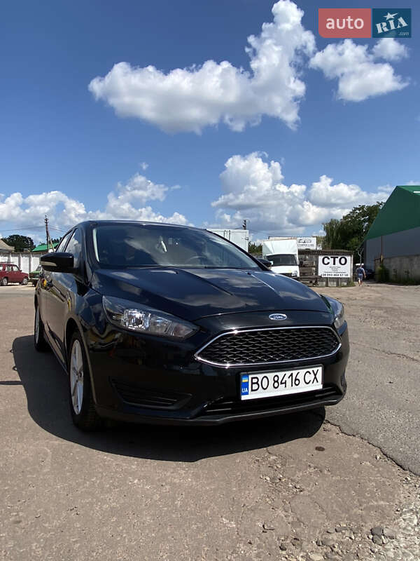 Седан Ford Focus 2014 в Десне