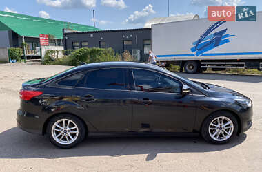 Седан Ford Focus 2014 в Десне