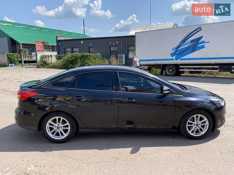 Седан Ford Focus 2014 в Десне