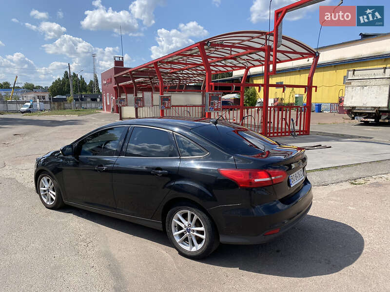 Седан Ford Focus 2014 в Десне