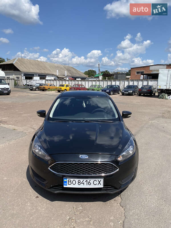 Седан Ford Focus 2014 в Десне