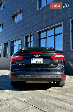 Седан Ford Focus 2014 в 