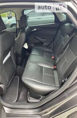 Седан Ford Focus 2015 в 