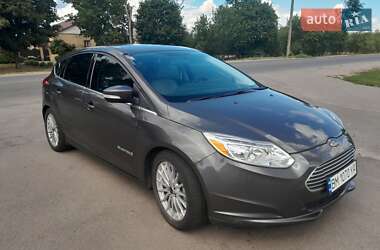 Хэтчбек Ford Focus 2014 в 