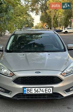 Седан Ford Focus 2015 в 