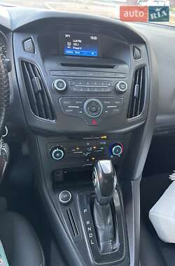 Седан Ford Focus 2015 в 