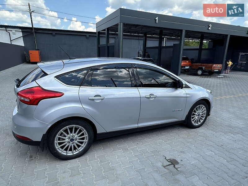 Хэтчбек Ford Focus 2016 в Житомире
