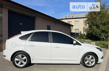 Хэтчбек Ford Focus 2010 в Калуше