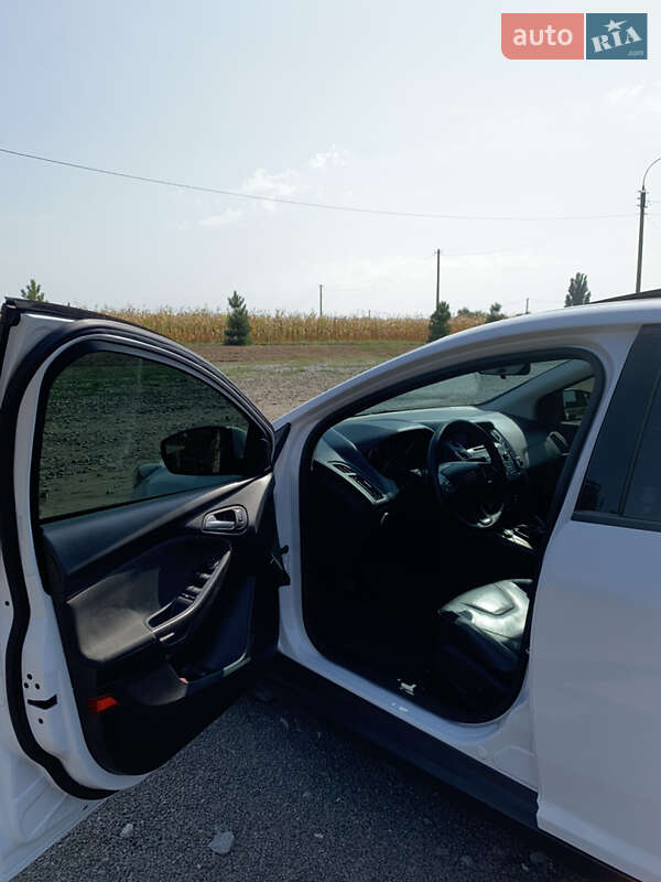 Хэтчбек Ford Focus 2015 в Черкассах