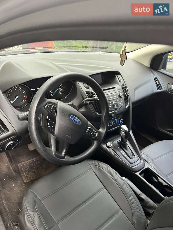 Седан Ford Focus 2016 в Мошнах