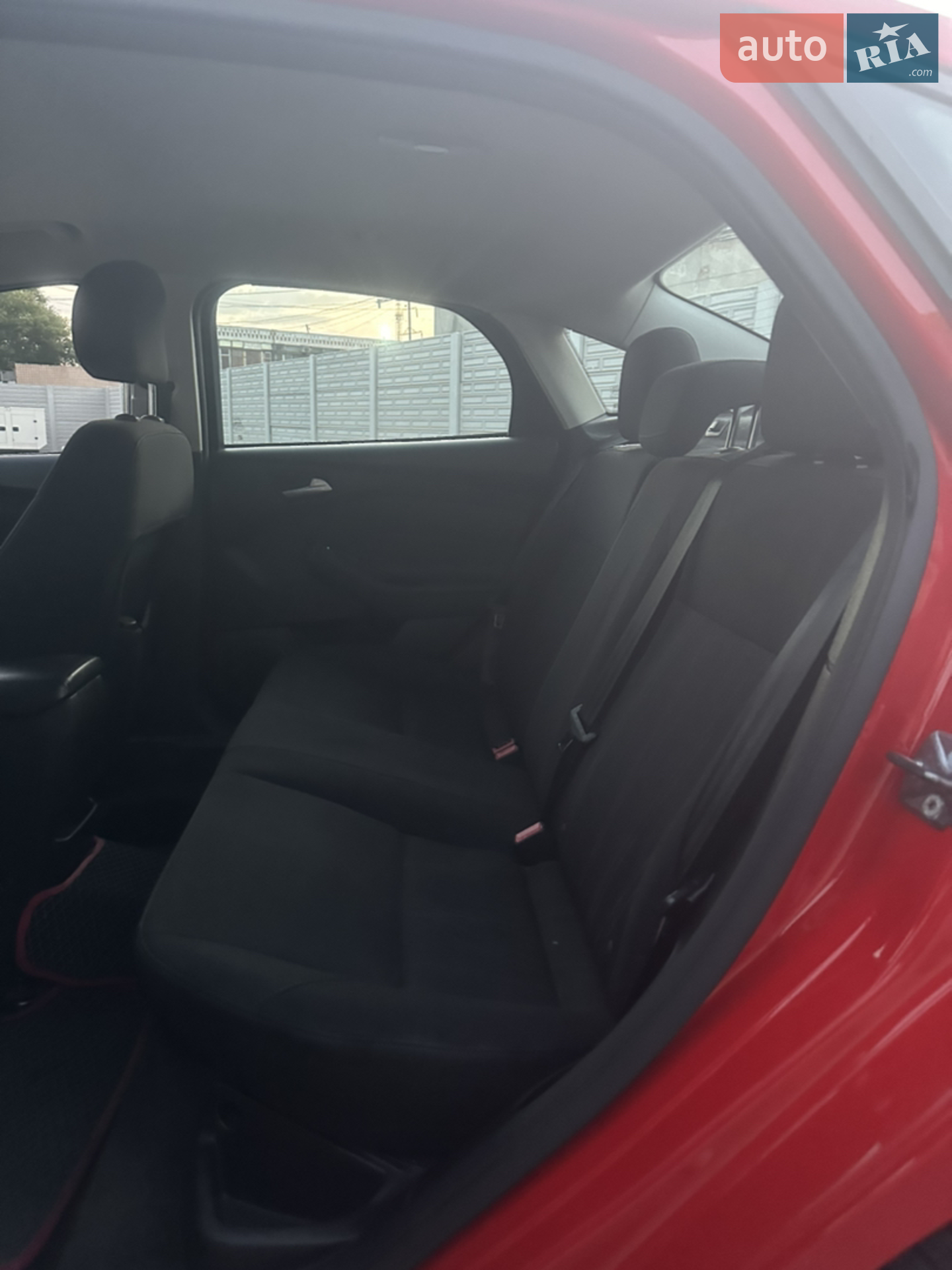 Ford Focus 2016 VIN 1FADP3F20GL264728 фото оголошення 11 з 16