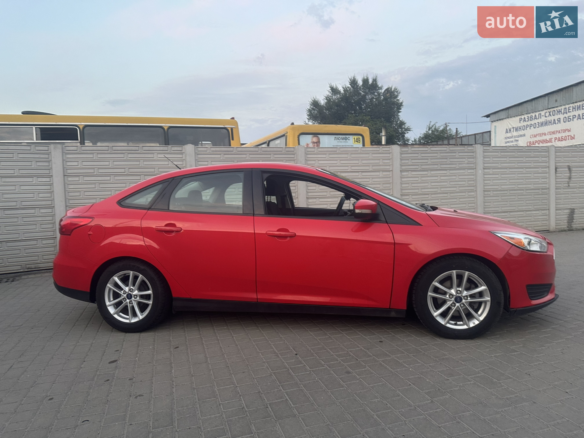 Ford Focus 2016 VIN 1FADP3F20GL264728 фото оголошення 4 з 16