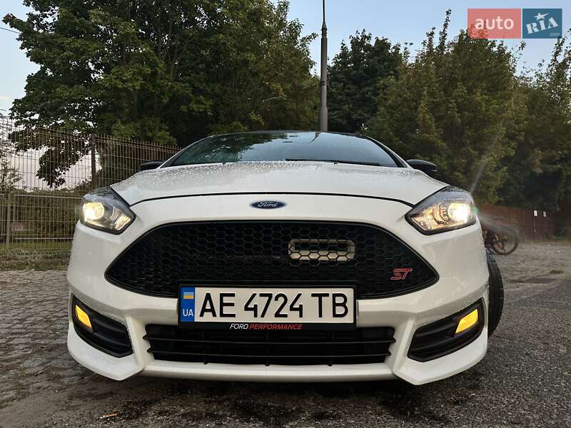 Хэтчбек Ford Focus 2016 в Кременчуге