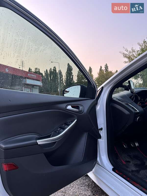 Хэтчбек Ford Focus 2016 в Кременчуге