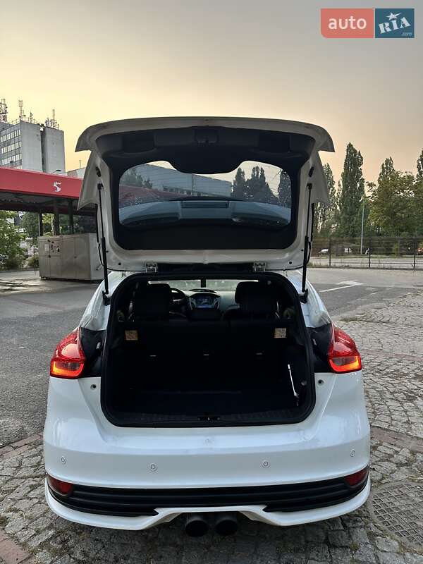 Хэтчбек Ford Focus 2016 в Кременчуге