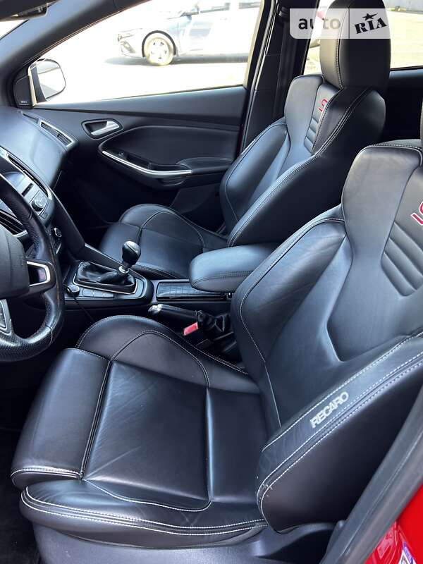 Хэтчбек Ford Focus 2016 в Киеве фото 14 Хэтчбек Ford Focus 2016 в Киеве
